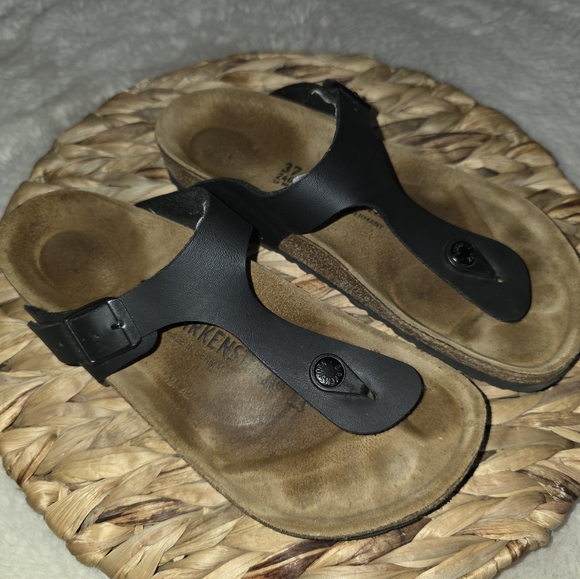Birkenstock Gizeh Black Leather Thong Sandals size 37 6.5 barely worn - Picture 2 of 8